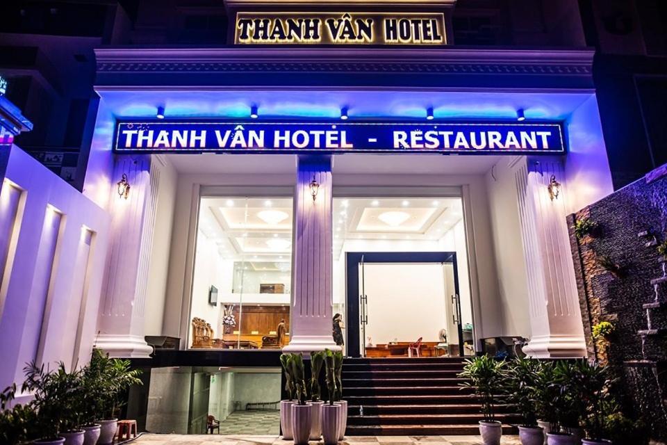 Thanh Van Hotel Куинён Экстерьер фото