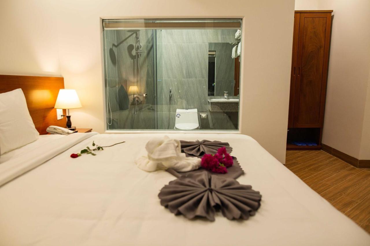Thanh Van Hotel Куинён Экстерьер фото