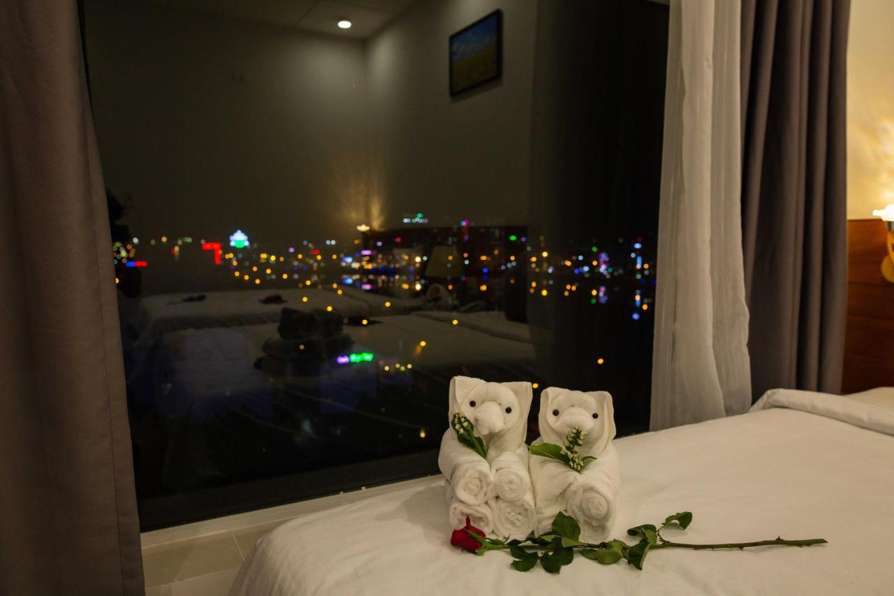 Thanh Van Hotel Куинён Экстерьер фото