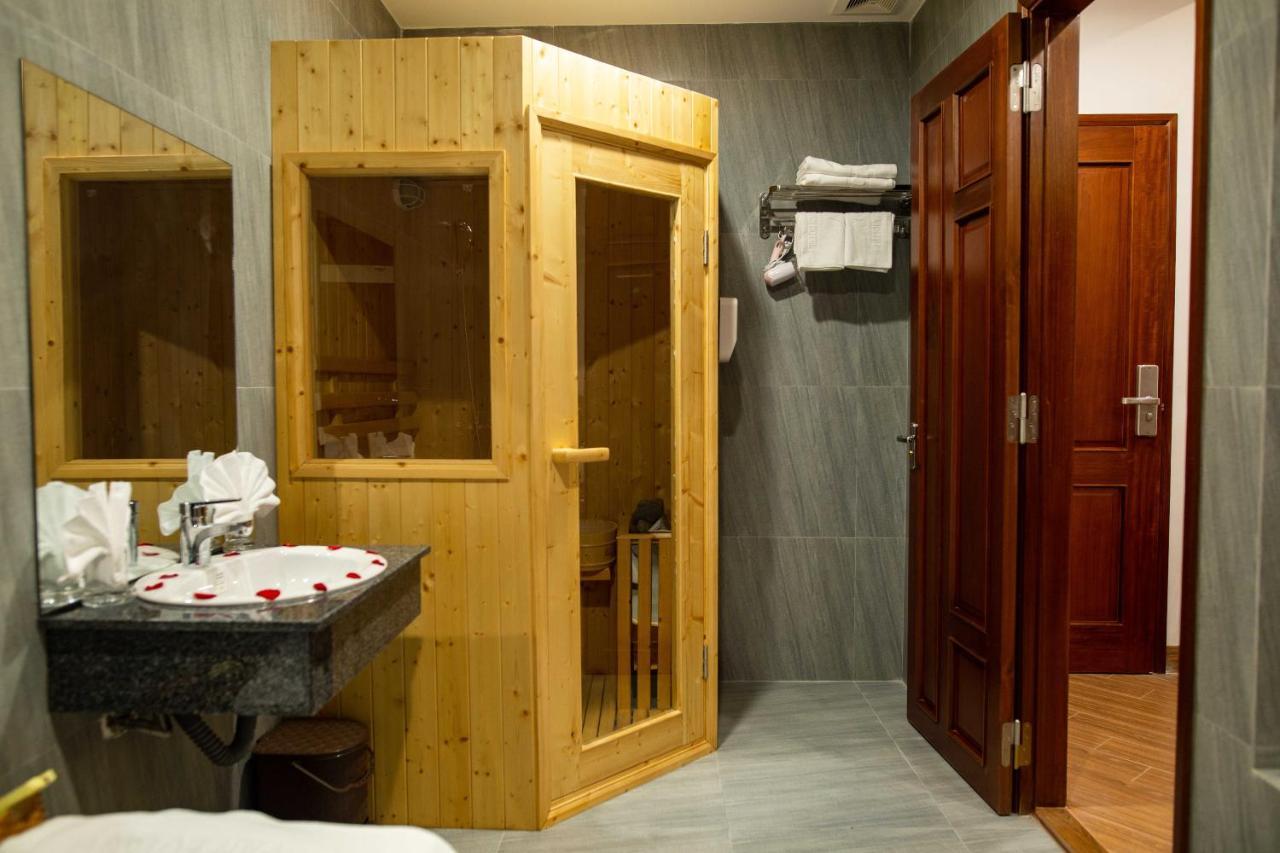 Thanh Van Hotel Куинён Экстерьер фото
