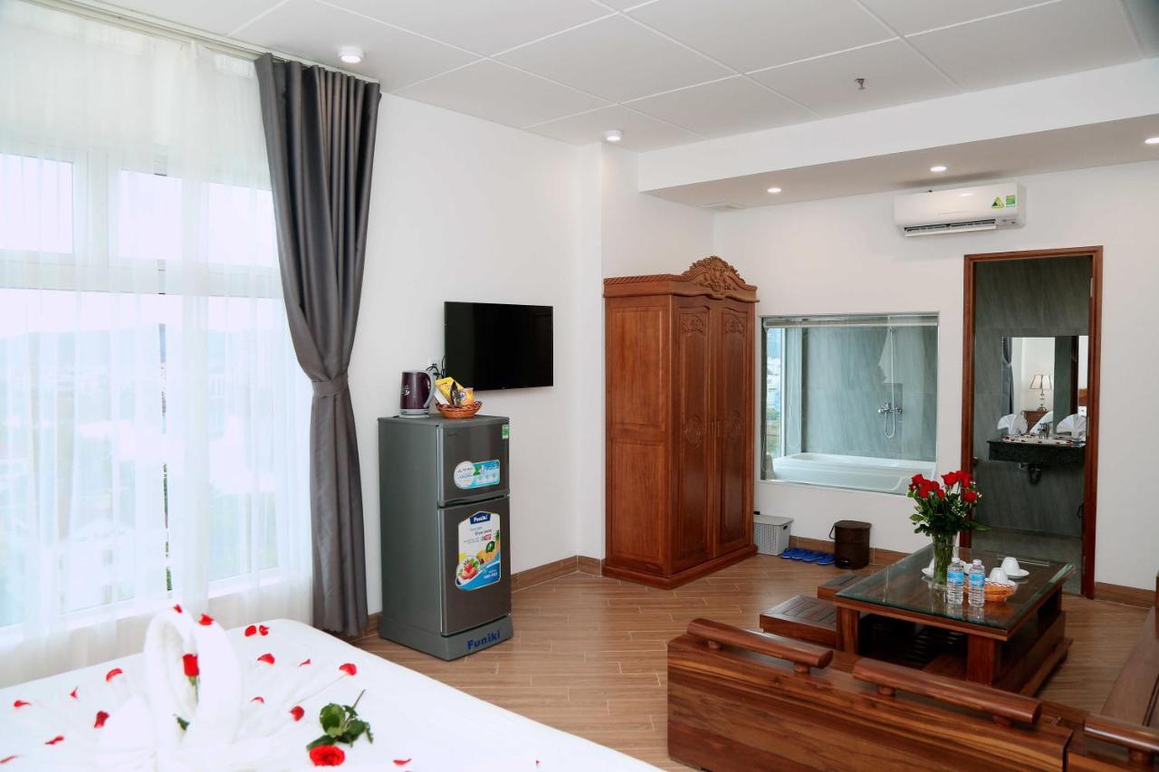 Thanh Van Hotel Куинён Экстерьер фото