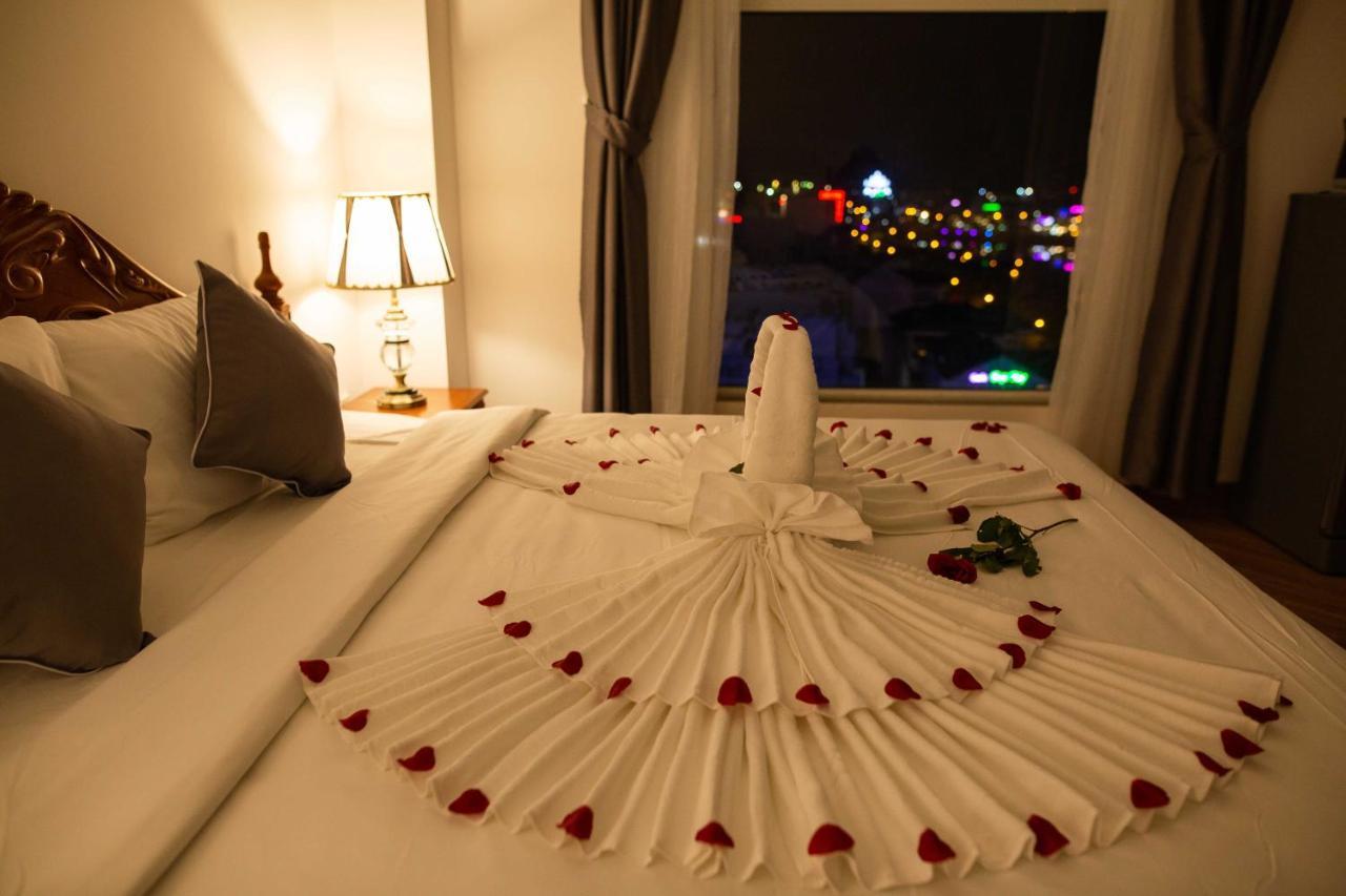 Thanh Van Hotel Куинён Экстерьер фото